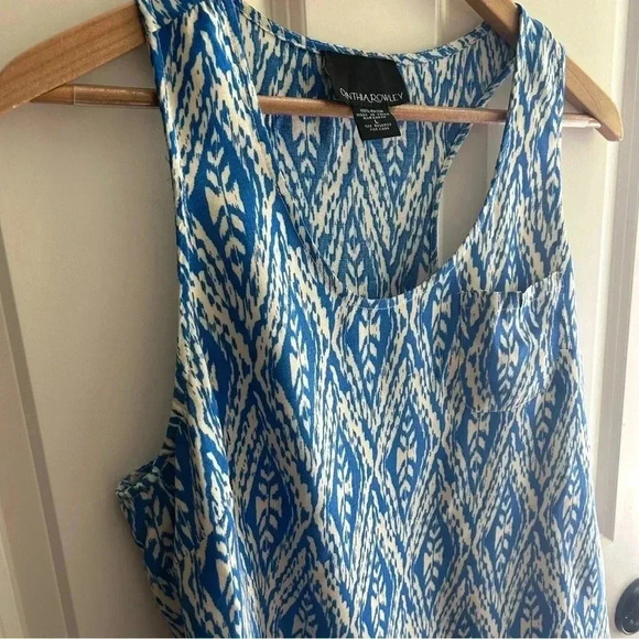 Cynthia Rowley royal blue and white print rayon tank w racerback. Size L. Rayon - Picture 5 of 6
